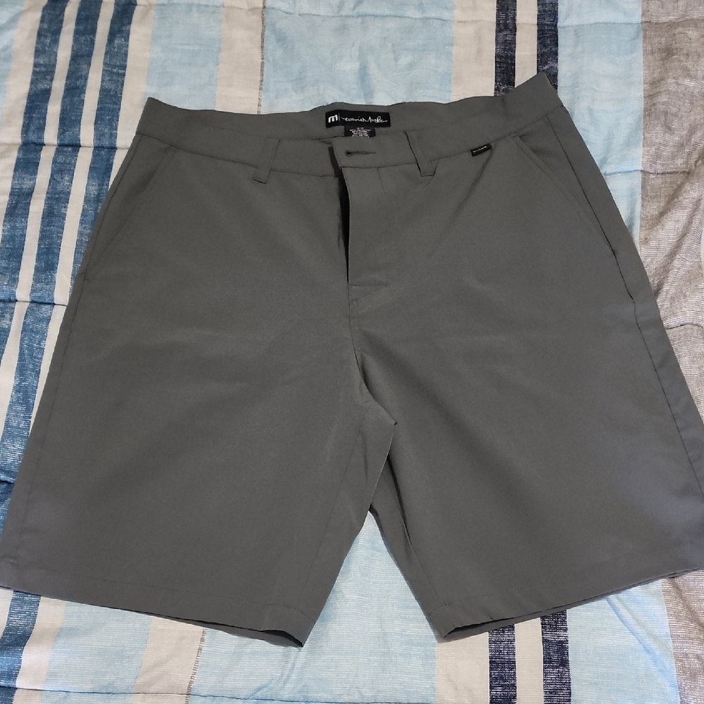 Travis Mathew Men's Gray Shorts 34